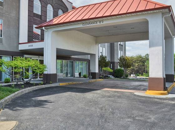 Comfort Inn Ruther Glen near Kings Dominion is a family friendly hotel in Lake Land'Or, Virginia (VA)