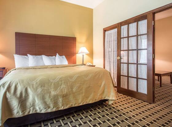 Quality Inn & Suites East Troy I-43 is a family friendly hotel in East Troy, Wisconsin (WI)