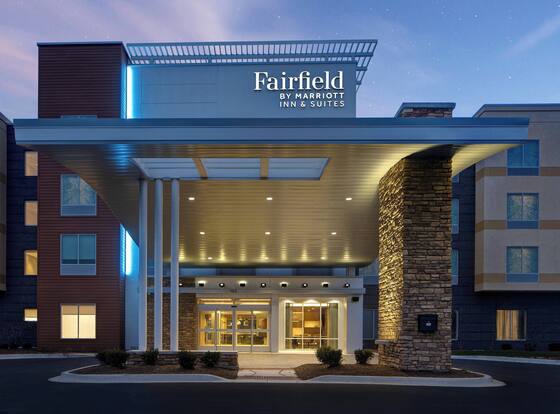 Fairfield Inn & Suites by Marriott Chicago Bolingbrook is a family friendly hotel in Bolingbrook, Illinois (IL)