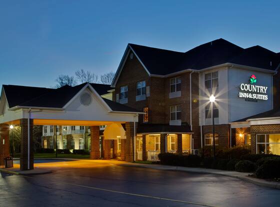 Country Inn & Suites by Radisson, Williamsburg Historic Area, VA is a family friendly hotel in Williamsburg, Virginia (VA)
