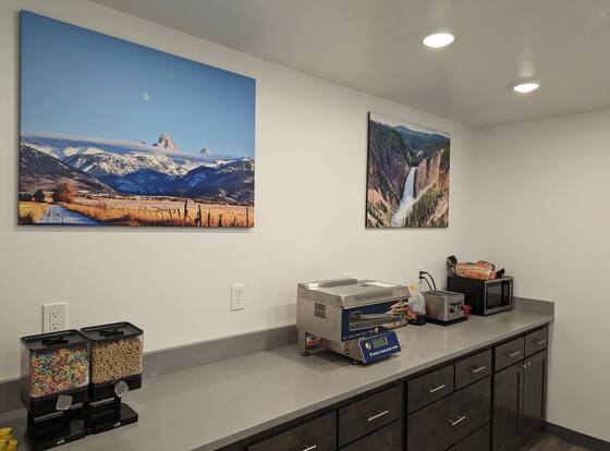 Henry's Fork Inn is a family friendly hotel in St. Anthony, Idaho (ID)