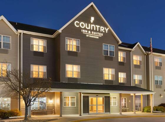 Country Inn & Suites by Radisson, Kearney, NE is a family friendly hotel in Kearney, Nebraska (NE)