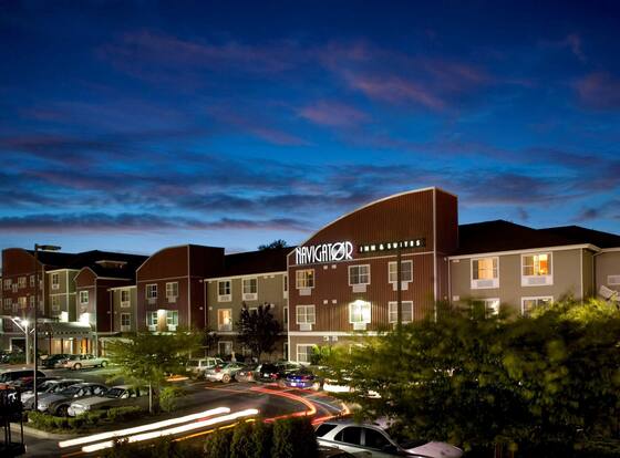 Executive Residency by Best Western Navigator Inn & Suites is a family friendly hotel in Everett, Washington (WA)
