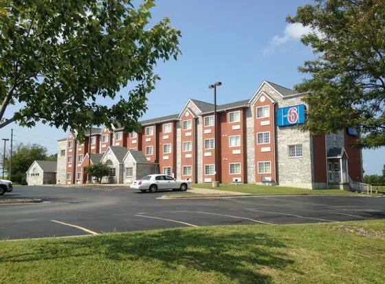 Motel 6 Olathe, KS is a family friendly hotel in Olathe, Kansas (KS)