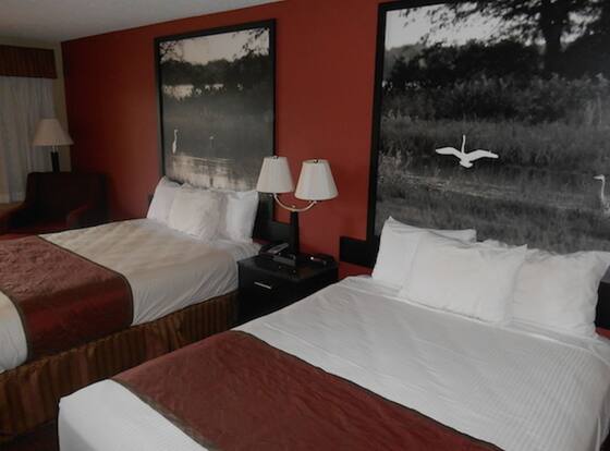 AmeriStay Inn is a family friendly hotel in St. Joseph, Missouri (MO)
