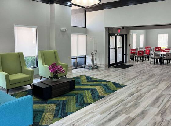 Quality Inn & Suites at Airport Blvd I-65 is a family friendly hotel in Mobile, Alabama (AL)