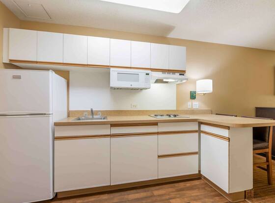 Extended Stay America Suites Chicago Schaumburg Conv Center is a family friendly hotel in Schaumburg, Illinois (IL)