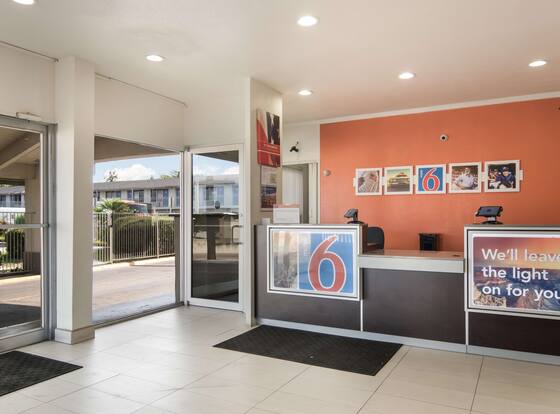 Motel 6 Fort Worth, TX - Seminary is a family friendly hotel in Fort Worth, Texas (TX)