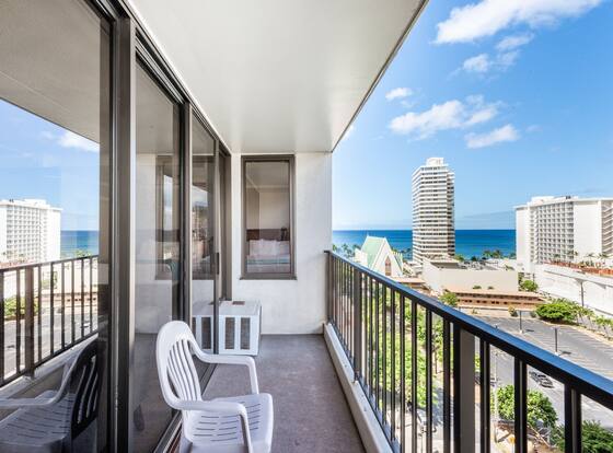 Breezy 12th Floor Waikiki Condo with FREE Parking by Koko Resort Vacation Rentals is a family friendly hotel in Honolulu, Hawaii (HI)