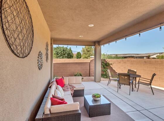 Park View Place 3 Bedroom Home by Redawning is a family friendly hotel in Washington, Utah (UT)