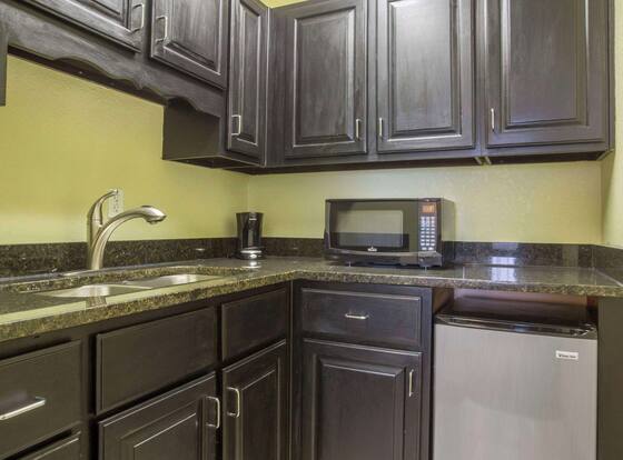 Quality Inn Cedartown is a family friendly hotel in Cedartown, Georgia (GA)
