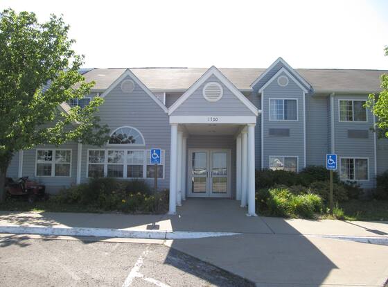 Americas Best Value Inn & Suites Maryville is a family friendly hotel in Maryville, Missouri (MO)