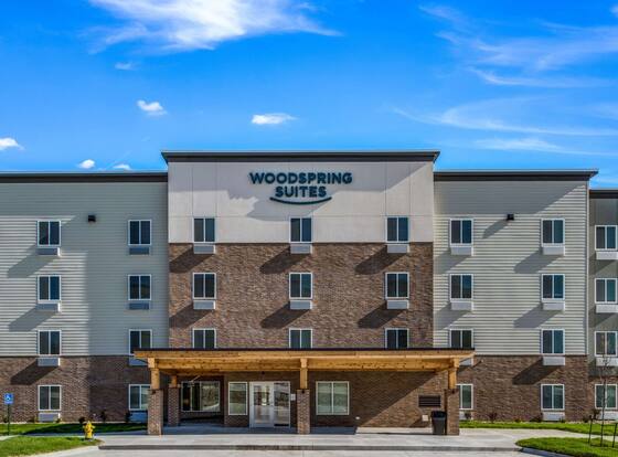 Woodspring Suites  West Des Moines is a family friendly hotel in West Des Moines, Iowa (IA)