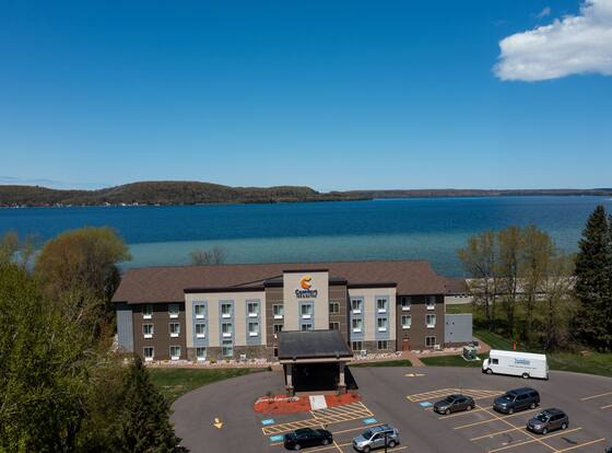 Comfort Inn & Suites Munising-Lakefront is a family friendly hotel in Munising, Michigan (MI)