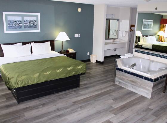 Blisspoint Inn Columbia City is a family friendly hotel in Columbia City, Indiana (IN)
