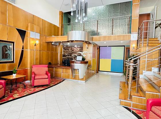 Ponce De Leon Hotel is a family friendly hotel in St. Petersburg, Florida (FL)
