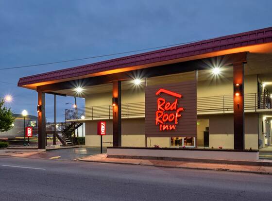 Red Roof Inn Fort Smith Downtown is a family friendly hotel in Fort Smith, Arkansas (AR)