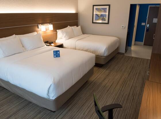 Holiday Inn Express And Suites Warsaw E Center is a family friendly hotel in Warsaw, Indiana (IN)