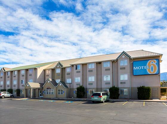 Motel 6 Bernalillo, NM is a family friendly hotel in Bernalillo, New Mexico (NM)