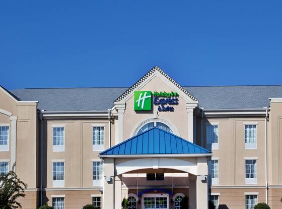 Holiday Inn Express & Suites Orangeburg by IHG is a family friendly hotel in Orangeburg, South Carolina (SC)