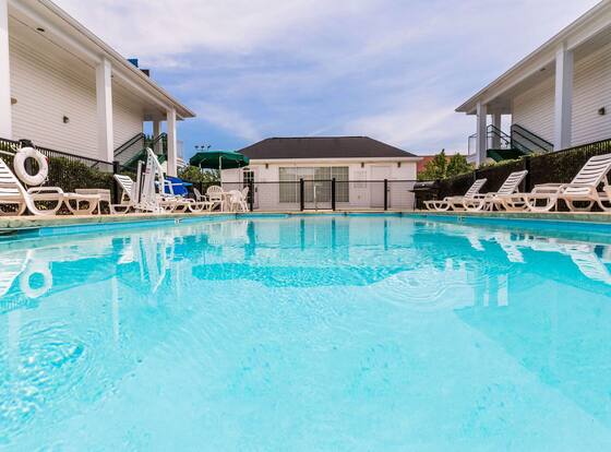 Quality Inn Trussville I-59 exit 141 is a family friendly hotel in Trussville, Alabama (AL)