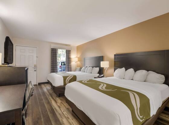 Quality Inn Decherd / Winchester is a family friendly hotel in Decherd, Tennessee (TN)