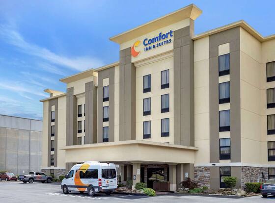 Comfort Inn & Suites Airport is a family friendly hotel in Little Rock, Arkansas (AR)