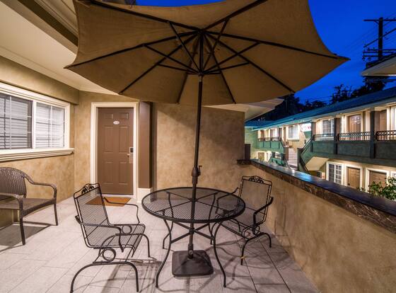 Nite Inn - Walking Distance to Universal Studios Hollywood is a family friendly hotel in Los Angeles, California (CA)