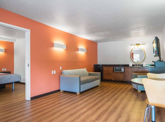 Motel 6 Columbus, OH - OSU is a family friendly hotel in Columbus, Ohio (OH)