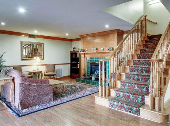 Econo Lodge & Suites is a family friendly hotel in Flowood, Mississippi (MS)