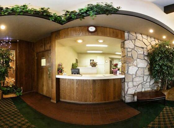 Econo Lodge new Reno - Sparks Convention Center is a family friendly hotel in Reno, Nevada (NV)