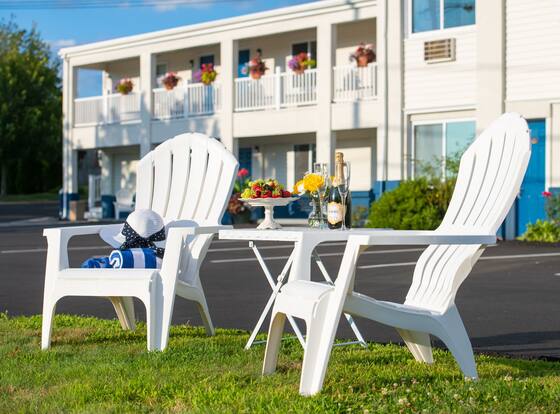 Rodeway Inn Middletown is a family friendly hotel in Newport East, Rhode Island (RI)