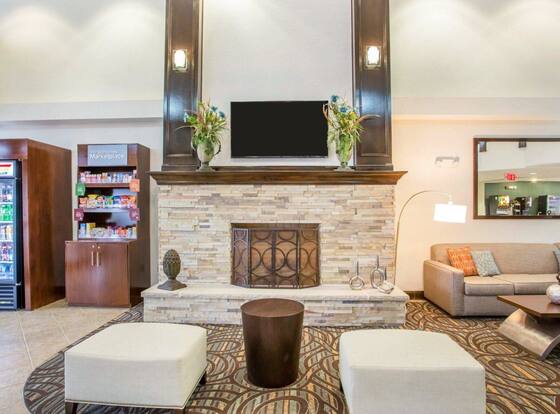 Comfort Suites Lebanon is a family friendly hotel in Lebanon, Tennessee (TN)