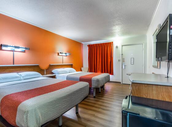 Motel 6 Mount Vernon, IL is a family friendly hotel in Mount Vernon, Illinois (IL)
