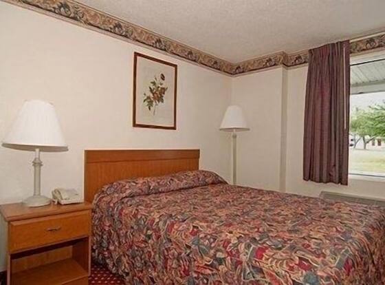 Gateway Inn is a family friendly hotel in Petersburg, Virginia (VA)