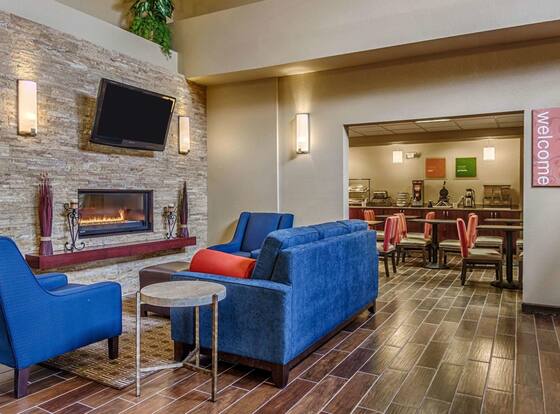Comfort Inn & Suites Grafton - Cedarburg is a family friendly hotel in Grafton, Wisconsin (WI)