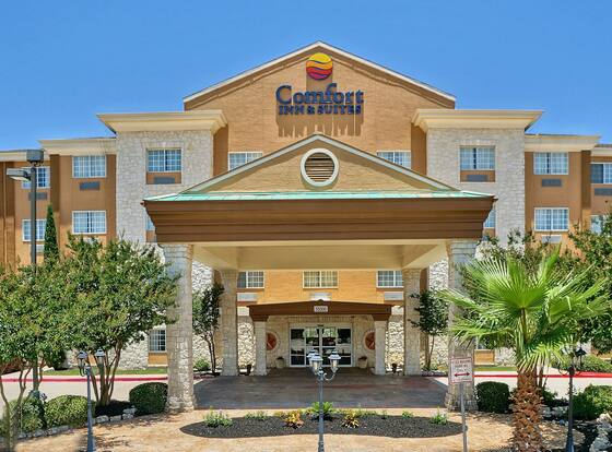 Comfort Inn & Suites Texas Hill Country is a family friendly hotel in Boerne, Texas (TX)