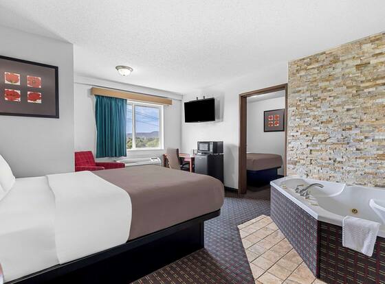 Rodeway Inn Rapid City is a family friendly hotel in Rapid City, South Dakota (SD)