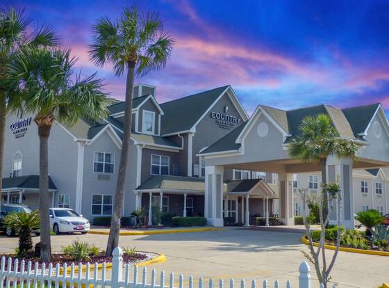 Country Inn & Suites by Radisson, Biloxi-Ocean Springs, MS is a family friendly hotel in Latimer, Mississippi (MS)