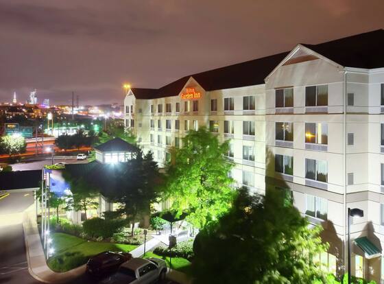 Hilton Garden Inn Secaucus/Meadowlands is a family friendly hotel in Secaucus, New Jersey (NJ)