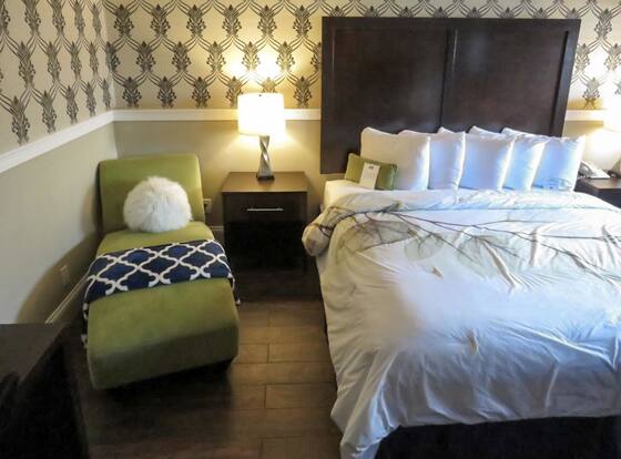 Rodeway Inn Logan International Airport is a family friendly hotel in Revere, Massachusetts (MA)