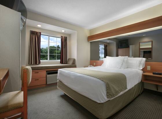 Microtel Inn & Suites by Wyndham Uncasville Casino Area is a family friendly hotel in Oxoboxo River, Connecticut (CT)