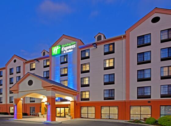 Holiday Inn Express Hotel & Suites Meadowlands Area by IHG is a family friendly hotel in Carlstadt, New Jersey (NJ)