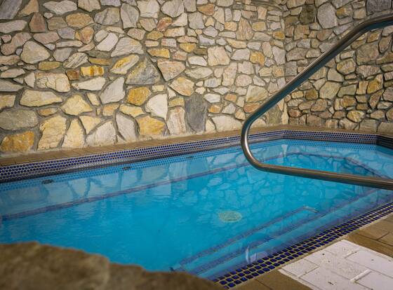The Black Bear Lodge at Stratton Mountain Resort is a family friendly hotel in South Londonderry, Vermont (VT)