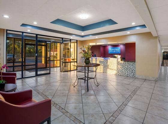 Rodeway Inn is a family friendly hotel in Brandon, Mississippi (MS)