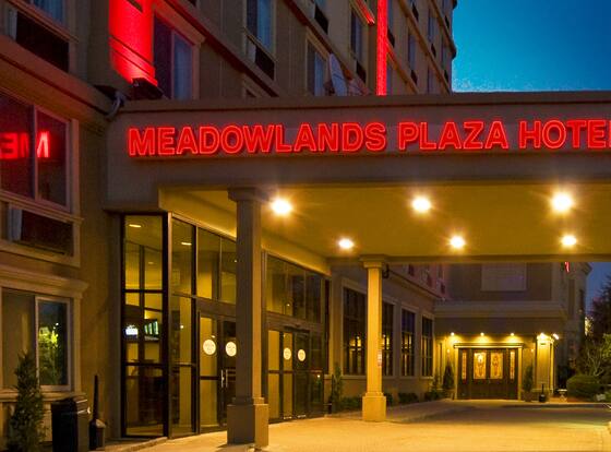 Meadowlands Plaza Hotel is a family friendly hotel in Secaucus, New Jersey (NJ)