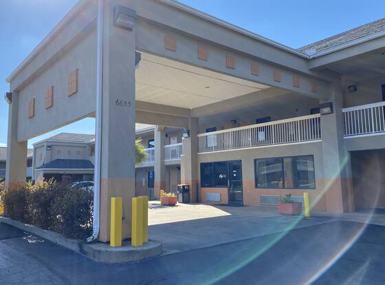 Magnolia Inn is a family friendly hotel in Hattiesburg, Mississippi (MS)