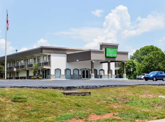 SureStay Hotel by Best Western Bowling Green North is a family friendly hotel in Bowling Green, Kentucky (KY)