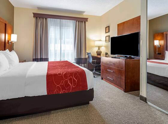 Comfort Suites Newark - Harrison is a family friendly hotel in Newark, New Jersey (NJ)