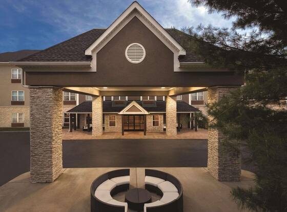Country Inn & Suites by Radisson, Nashville Airport East, TN is a family friendly hotel in Nashville, Tennessee (TN)